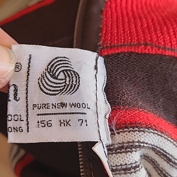 Chic Striped Black and Red Women's Turtleneck Sweater - Picture 6 of 6